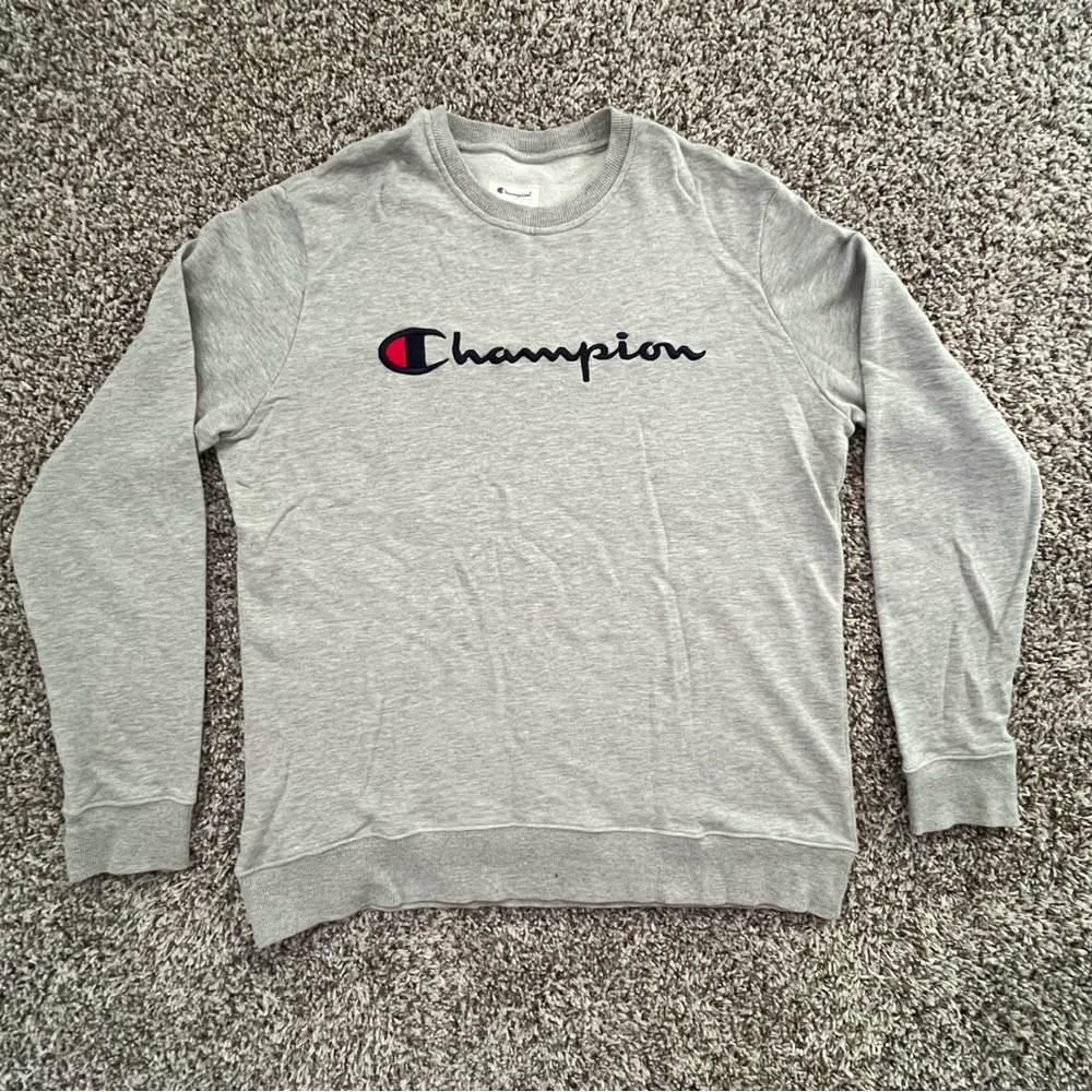 Champion Gray Crewneck Sweater with Ribbed Detailing